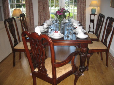 Finch Cottage - Dining - larger image