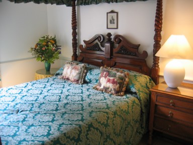 Vane Cottage - Main bedroom - larger image