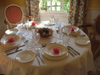 Vane Cottage - Dining - larger image