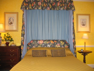 The Fullarton Suite - Elegant bedroom - larger image